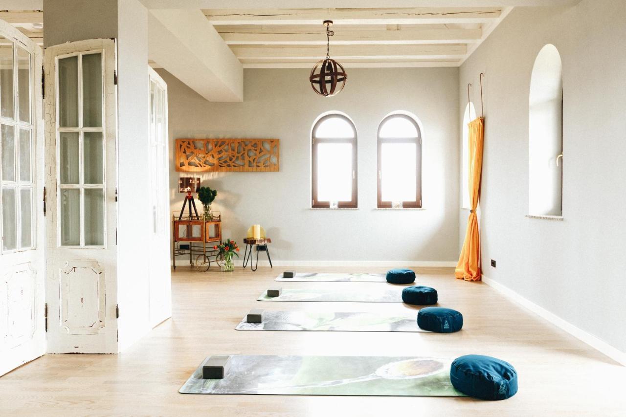 Country Spa Retreat Snagov Exterior foto The Yoga Room at The Lodge at The Grove